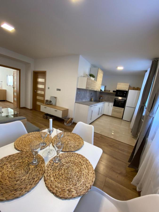 Sting Apartmany Trinec Extérieur photo