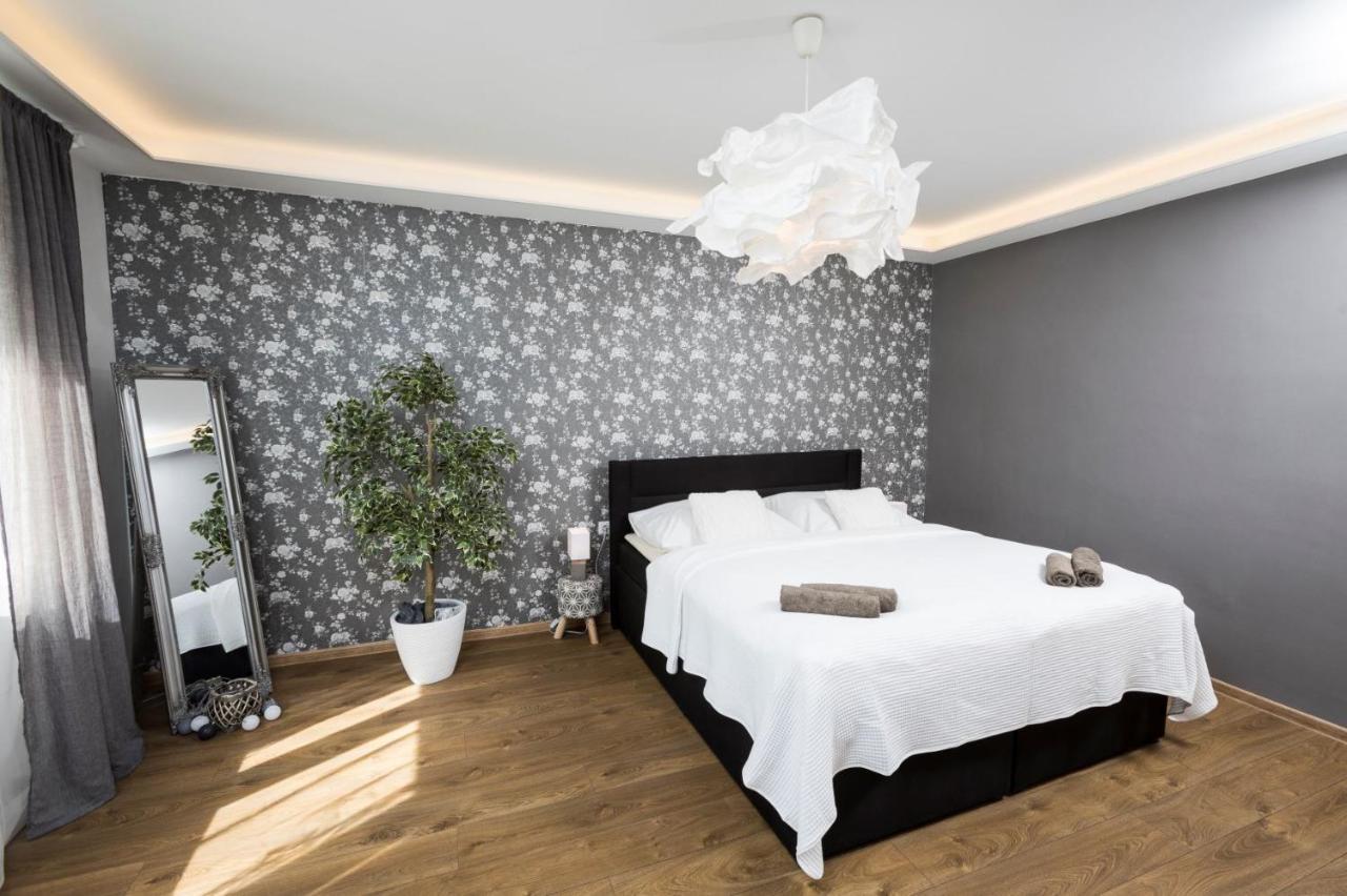 Sting Apartmany Trinec Extérieur photo